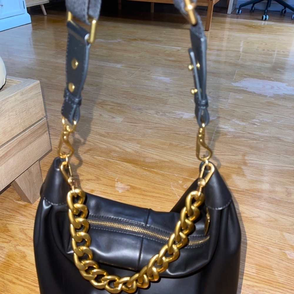 Charles ans Keith Hobo Black bag